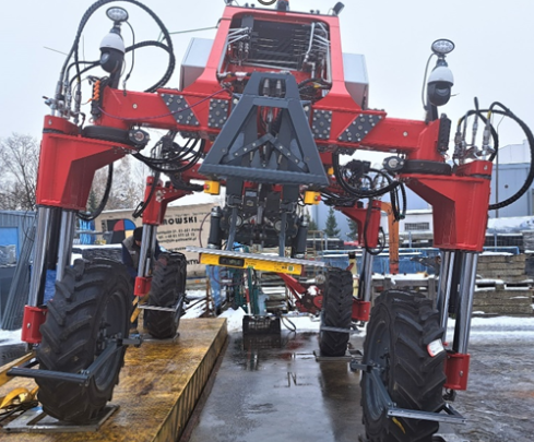 Test stand with a hydraulically raised platform 0